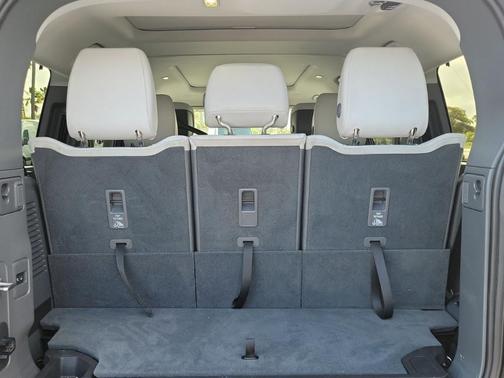 2025 Land Rover Defender P300 S