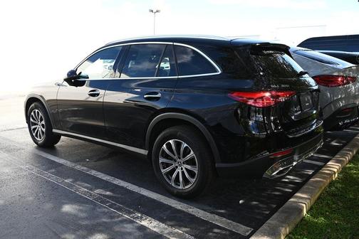 2025 Mercedes-Benz GLC 300 Base