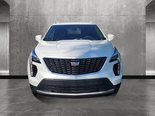 2022 Cadillac XT4 Premium Luxury