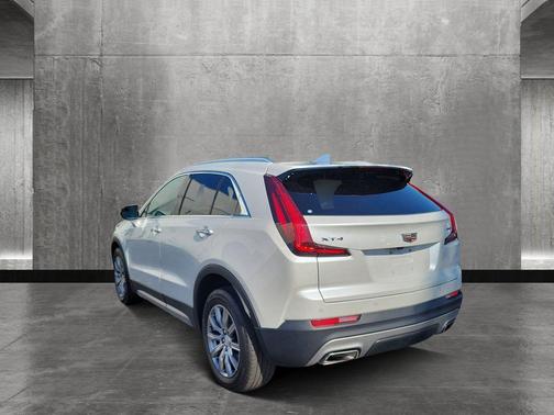 2022 Cadillac XT4 Premium Luxury