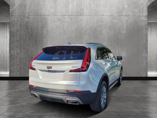 2022 Cadillac XT4 Premium Luxury