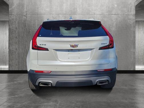 2022 Cadillac XT4 Premium Luxury