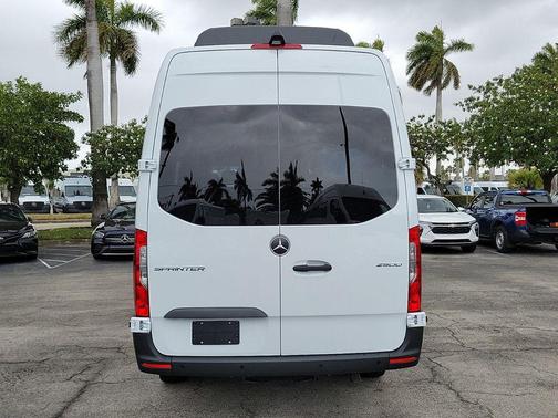 2025 Mercedes-Benz Sprinter 2500 High Roof