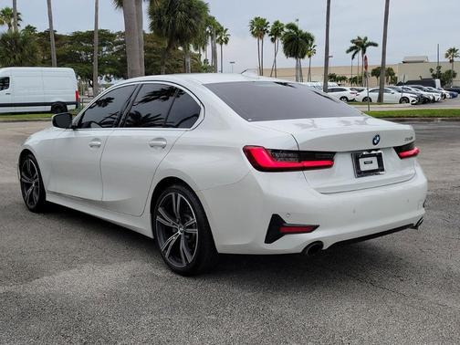 2021 BMW 330 i