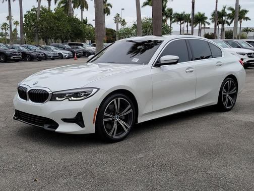 2021 BMW 330 i