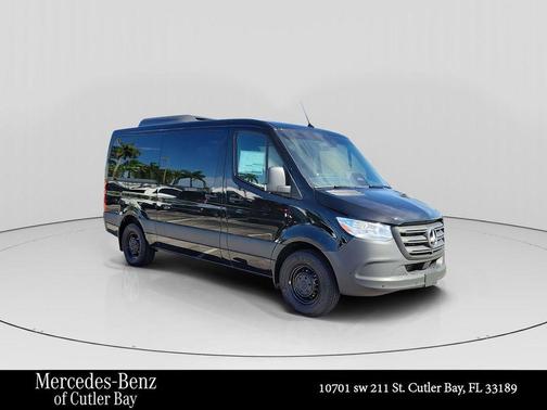 2025 Mercedes-Benz Sprinter 2500 144 WB Standard Roof Passenger