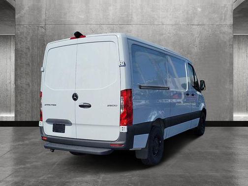 2025 Mercedes-Benz Sprinter 2500 Standard Roof