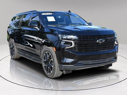 2023 Chevrolet Suburban RST