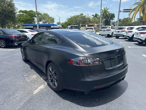 2022 Tesla Model S Base