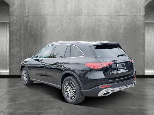 2025 Mercedes-Benz GLC 300 Base