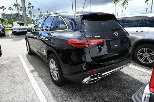 2025 Mercedes-Benz GLC 300 Base