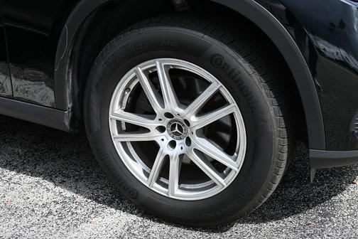 2025 Mercedes-Benz GLC 300 Base