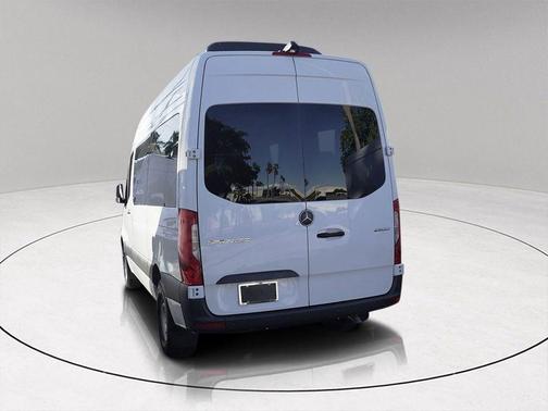 2024 Mercedes-Benz Sprinter 2500 144 WB Standard Roof Passenger