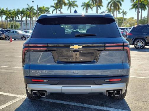 Lakeshore Blue Metallic 2024 Chevrolet Traverse LT