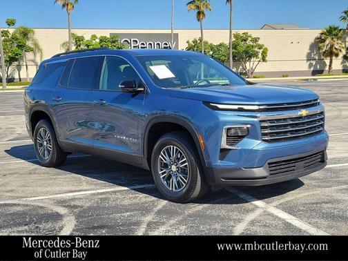 Lakeshore Blue Metallic 2024 Chevrolet Traverse LT