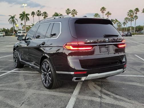 2025 BMW X7 xDrive40i