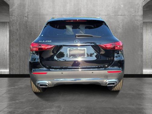 2025 Mercedes-Benz GLA 250 Base