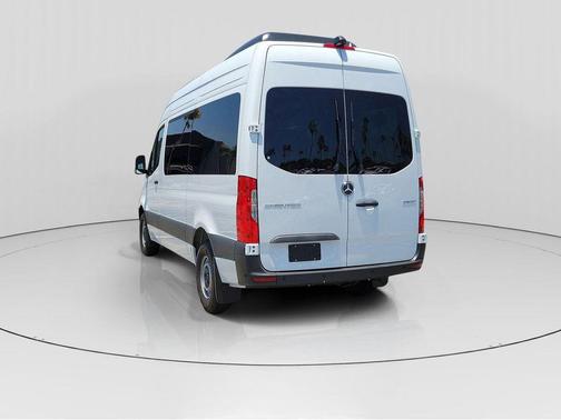 2025 Mercedes-Benz Sprinter 2500 144 WB Standard Roof Passenger