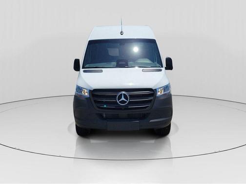 2025 Mercedes-Benz Sprinter 2500 144 WB Standard Roof Passenger
