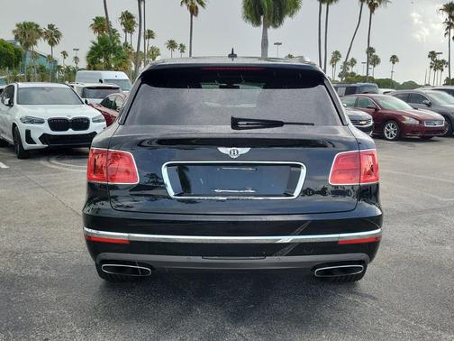 Black 2018 Bentley Bentayga