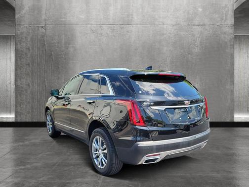 2022 Cadillac XT5 Premium Luxury