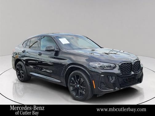 Black Sapphire Metallic 2025 BMW X4 xDrive30i