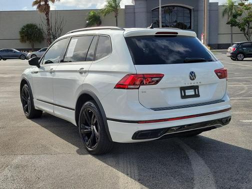 Opal White Pearl Effect 2023 Volkswagen Tiguan 2.0T SE R-Line Black