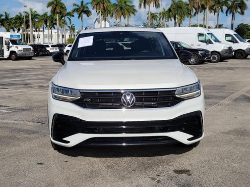 Opal White Pearl Effect 2023 Volkswagen Tiguan 2.0T SE R-Line Black