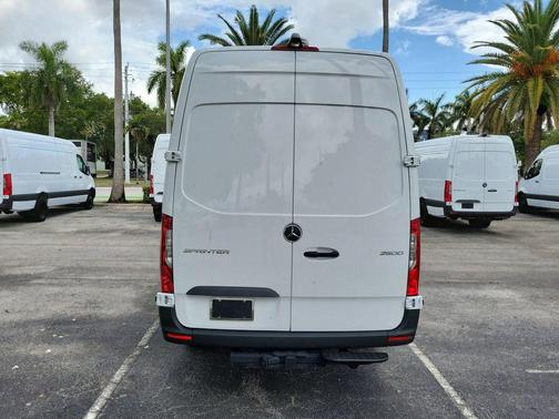 2025 Mercedes-Benz Sprinter 2500 High Roof