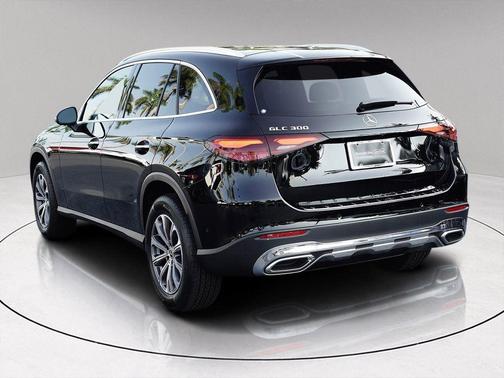 2025 Mercedes-Benz GLC 300 Base