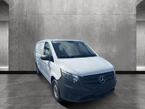 2022 Mercedes-Benz Metris Base