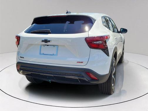 Summit White 2024 Chevrolet Trax 1RS