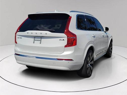 2023 Volvo XC90 B6 Ultimate 7-Seater