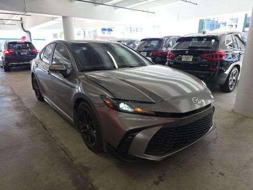 Metal 2025 Toyota Camry SE