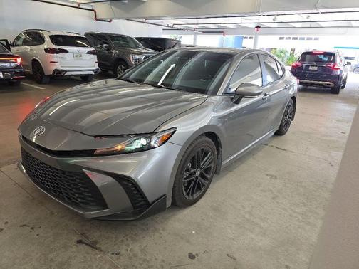 Metal 2025 Toyota Camry SE