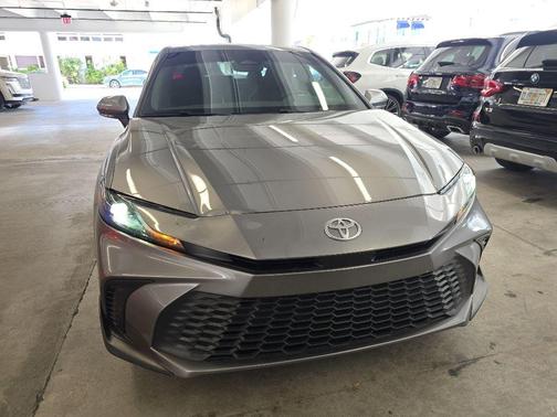 Metal 2025 Toyota Camry SE