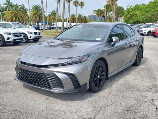 Metal 2025 Toyota Camry SE