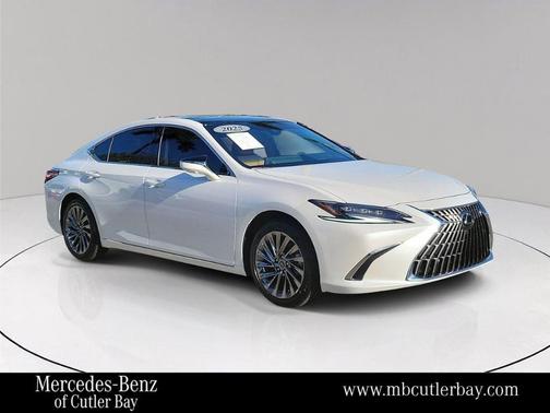 2025 Lexus ES 350 Ultra Luxury