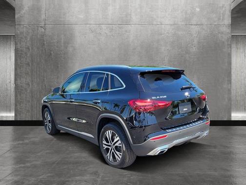 2025 Mercedes-Benz GLA 250 Base