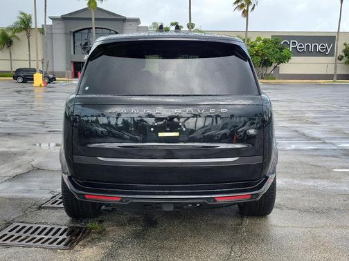 Santorini Black 2023 Land Rover Range Rover P400 SE