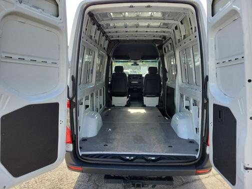 2023 Mercedes-Benz Sprinter 1500 Standard Roof