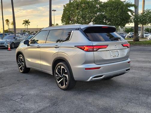 2023 Mitsubishi Outlander SEL