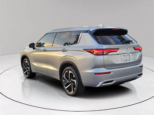 2023 Mitsubishi Outlander SEL