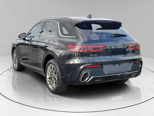 Vik Black 2022 Genesis GV70 2.5T
