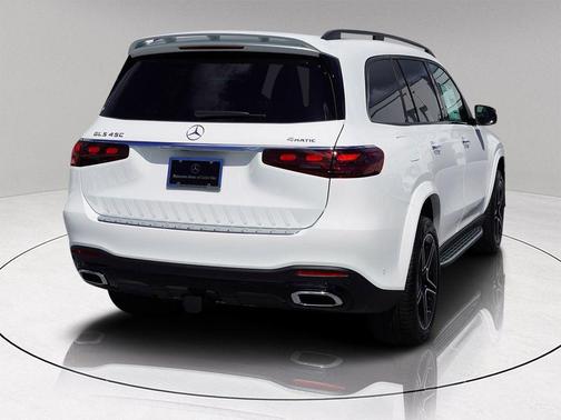 2026 Mercedes-Benz GLS 450 