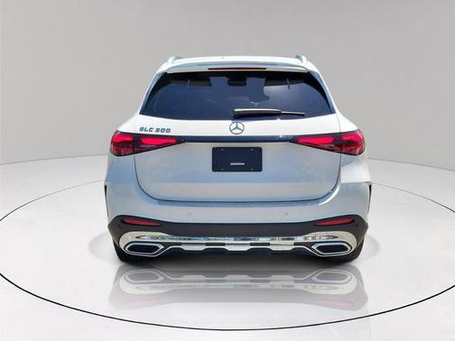 Polar White 2024 Mercedes-Benz GLC 300 Base
