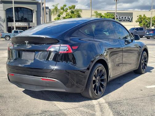 2024 Tesla Model Y Long Range