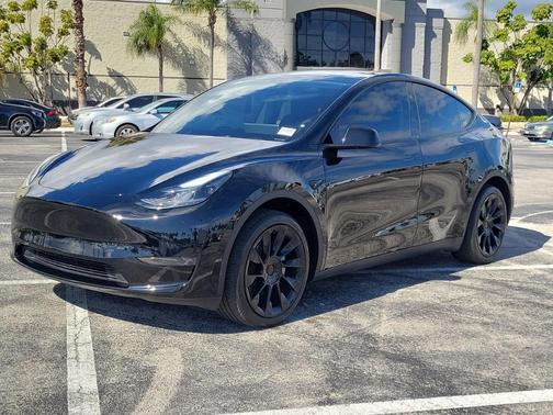 2024 Tesla Model Y Long Range