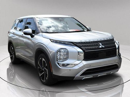 2023 Mitsubishi Outlander SE