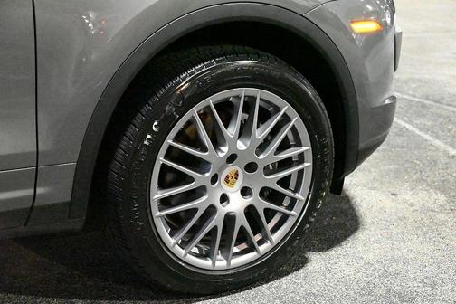 2018 Porsche Cayenne Base